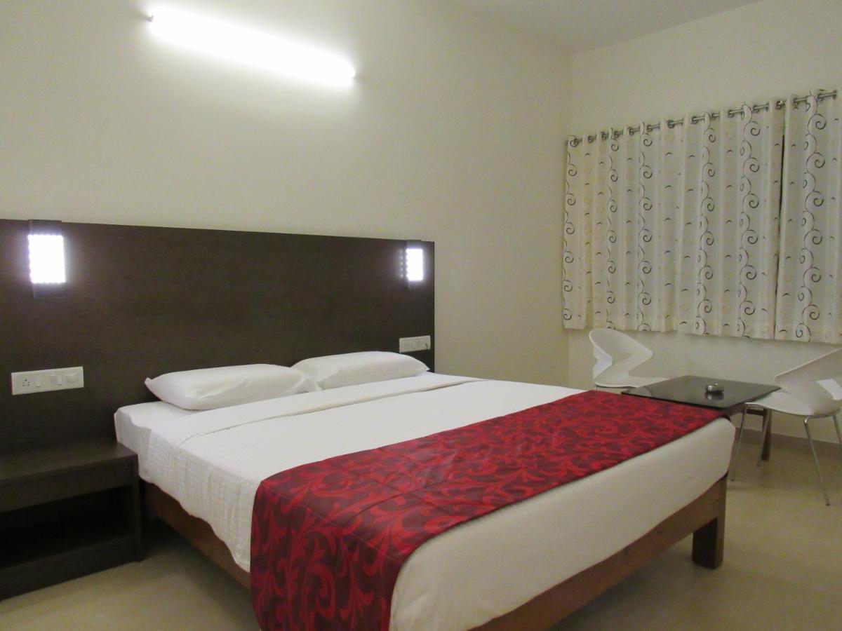 Palguni Residency Hotel ฮาสซัน ภายนอก รูปภาพ