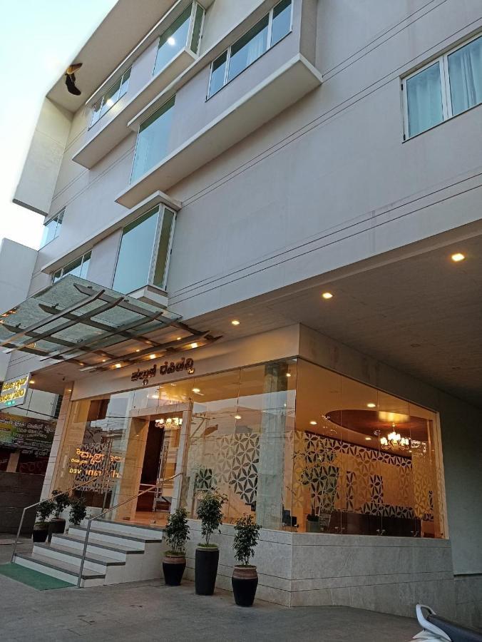Palguni Residency Hotel ฮาสซัน ภายนอก รูปภาพ